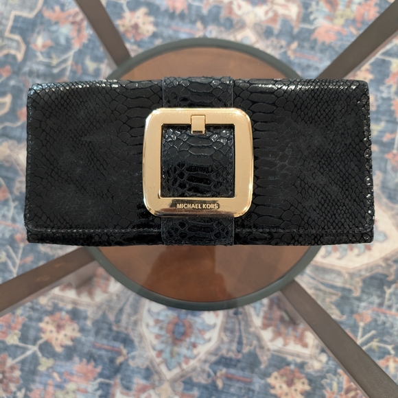 Michael Kors Black Snakeskin Clutch Pre Owned - Picture 1 of 8